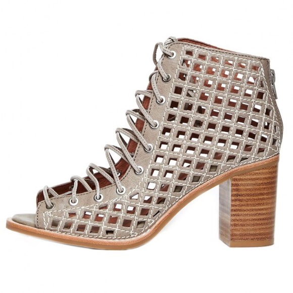 Jeffrey Campbell Shoes - SOLD——-✨HP✨Jeffrey Campbell 'Cors Cut'